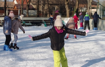 Ingyenes iskolai korcsolyázás a városi jégpályán! – 7. kép