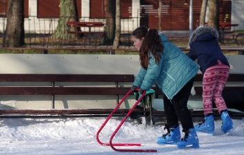 Ingyenes iskolai korcsolyázás a városi jégpályán! – 9. kép