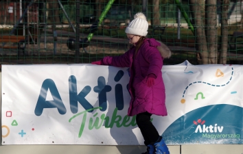 Ingyenes iskolai korcsolyázás a városi jégpályán! – 13. kép