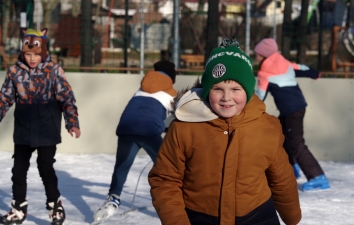 Ingyenes iskolai korcsolyázás a városi jégpályán! – 25. kép