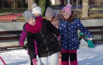 Ingyenes iskolai korcsolyázás a városi jégpályán! – 26. kép