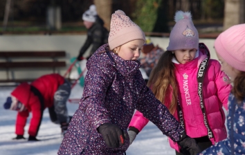 Ingyenes iskolai korcsolyázás a városi jégpályán! – 27. kép