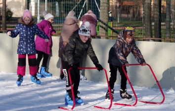 Ingyenes iskolai korcsolyázás a városi jégpályán! – 34. kép