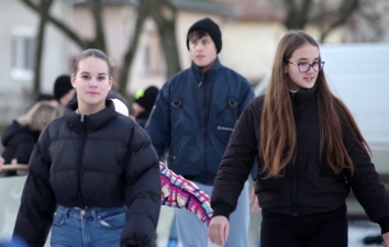 Egy-két hét, és zár a jégpálya – 9. kép