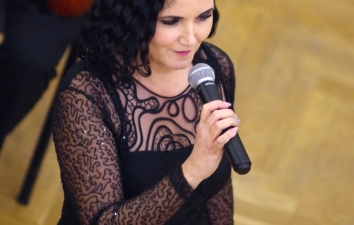 Madarász Katalin köszöntésének, illetve magyar kultúra napja képbeszámolójának második része, azaz a második csapat fotó. – 25. kép