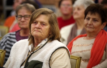 Madarász Katalin köszöntésének, illetve magyar kultúra napja képbeszámolójának második része, azaz a második csapat fotó. – 36. kép